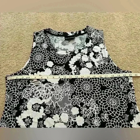 Attitudes by Renee Como Jersey SET OF TWO Solid and Printed Tanks Size L Floral - Picture 8 of 13